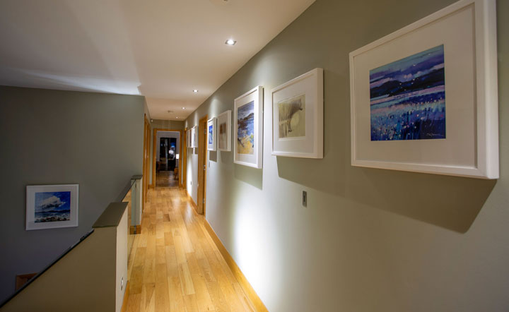 17_hollybank-house-gallery-wall